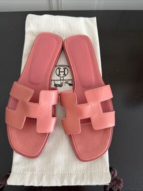 Hermes Pink Coral Oran Leather Slide Sandals